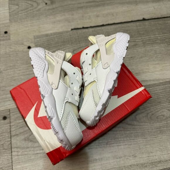Little Kids Nike Huarache Run shoe size 9c NWT - Picture 2 of 6